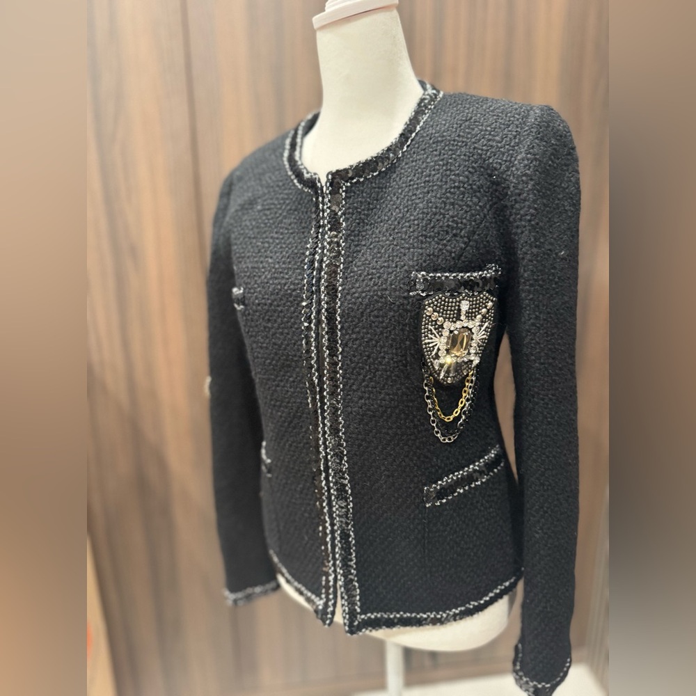 Chic Black Tweed Blazer with Chain Detail